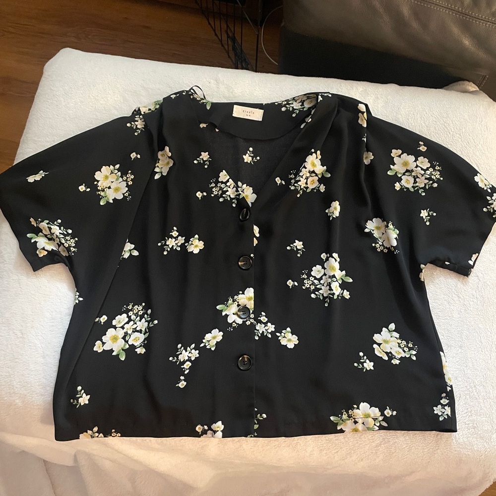 Elodie Cropped Black & White Floral Button-Down Shirt- Size XL
